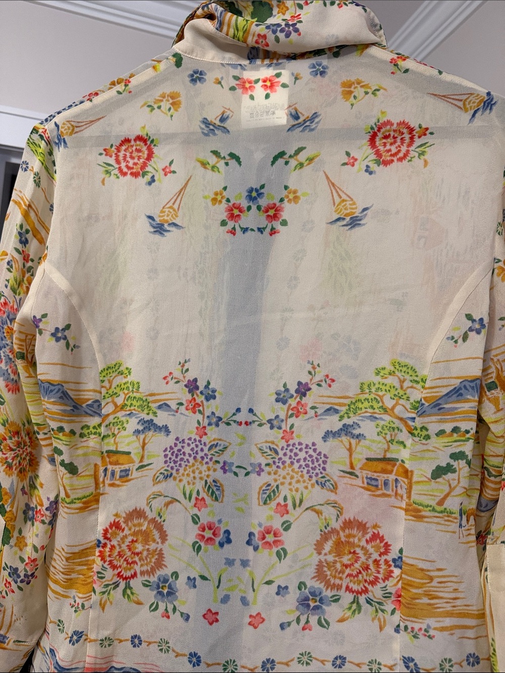 Gianfranco Ferré Cream Scenic Floral Button-Front Shirt Blue Hem size M - Picture 7 of 9